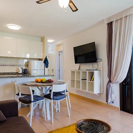 Cerca De La Playa Y Jardin * 阿德耶