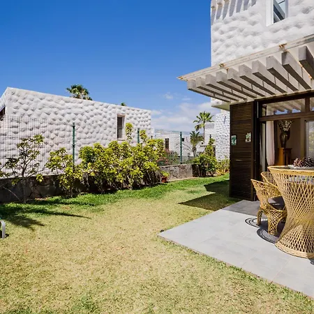 Cerca De La Playa Y Jardin 阿德耶