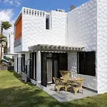 Cerca De La Playa Y Jardin