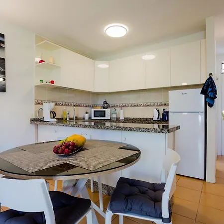 Cerca De La Playa Y Jardin *