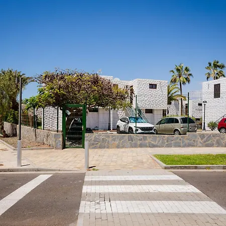 Cerca De La Playa Y Jardin Costa Adeje (Tenerife)