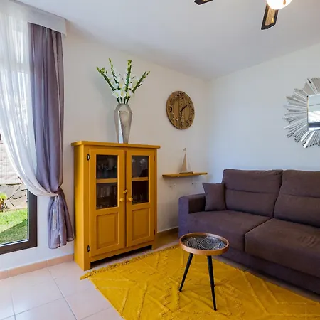 Cerca De La Playa Y Jardin Lägenhet *