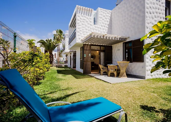 Cerca De La Playa Y Jardin *