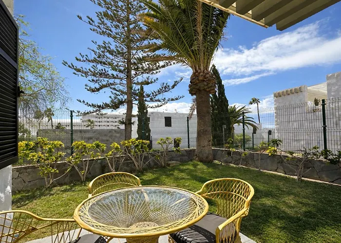 Cerca De La Playa Y Jardin Lägenhet *